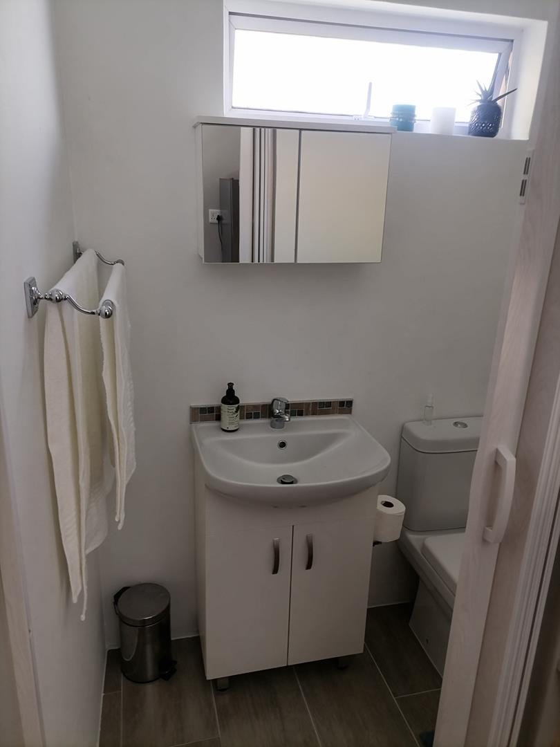 To Let 1 Bedroom Property for Rent in Heldervue Western Cape